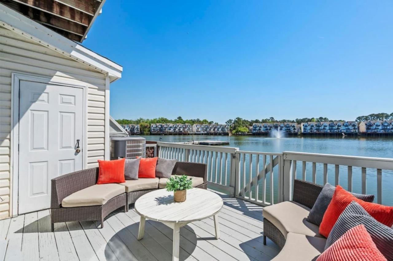 ☆Live On The Water! Lake Palmetto Palm W/ Patio - 10Min To Downtown & Beaches☆ Charleston Esterno foto