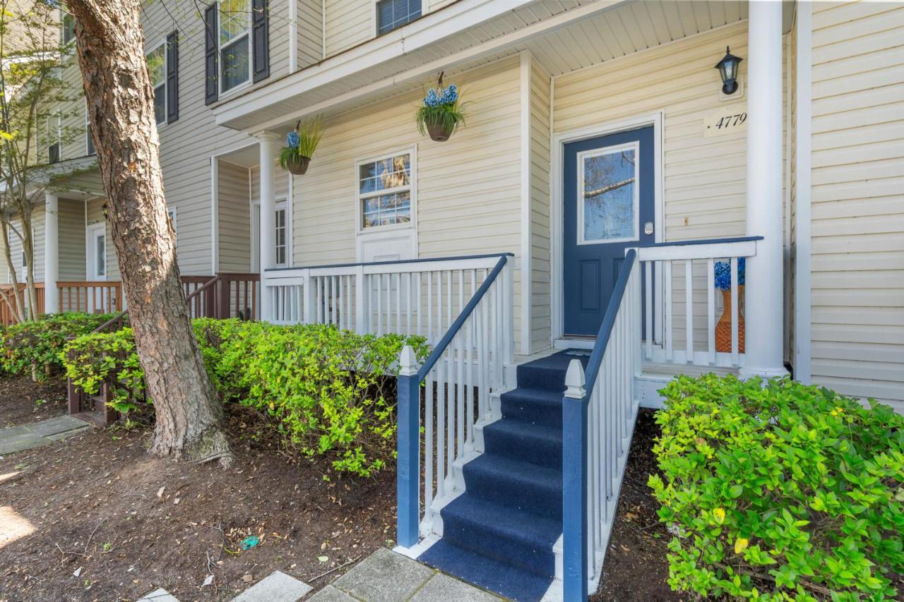 ☆Live On The Water! Lake Palmetto Palm W/ Patio - 10Min To Downtown & Beaches☆ Charleston Esterno foto