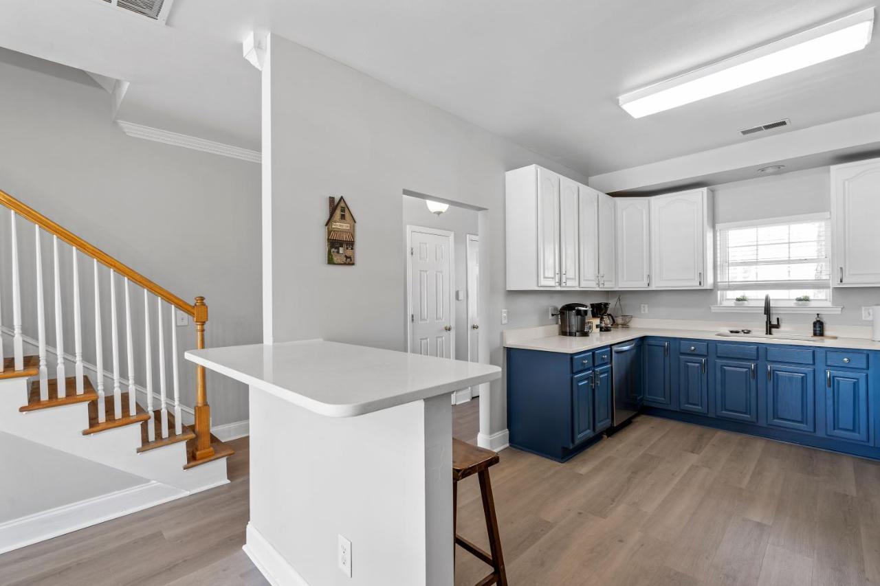 ☆Live On The Water! Lake Palmetto Palm W/ Patio - 10Min To Downtown & Beaches☆ Charleston Esterno foto