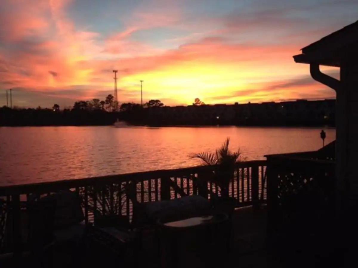 ☆Live On The Water! Lake Palmetto Palm W/ Patio - 10Min To Downtown & Beaches☆ Charleston Esterno foto