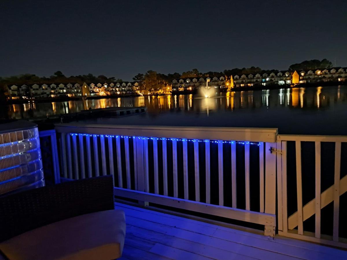 ☆Live On The Water! Lake Palmetto Palm W/ Patio - 10Min To Downtown & Beaches☆ Charleston Esterno foto