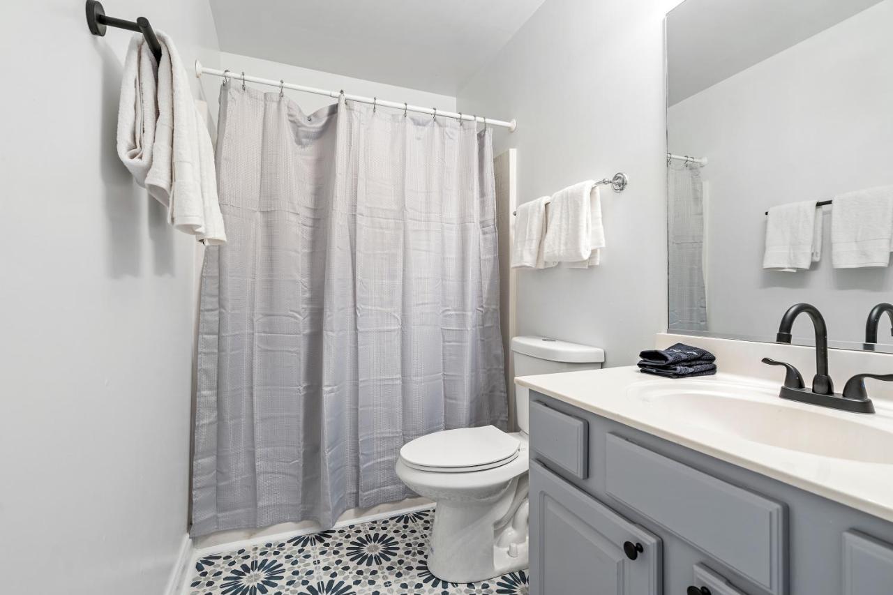☆Live On The Water! Lake Palmetto Palm W/ Patio - 10Min To Downtown & Beaches☆ Charleston Esterno foto