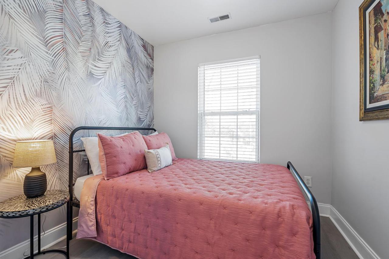 ☆Live On The Water! Lake Palmetto Palm W/ Patio - 10Min To Downtown & Beaches☆ Charleston Esterno foto